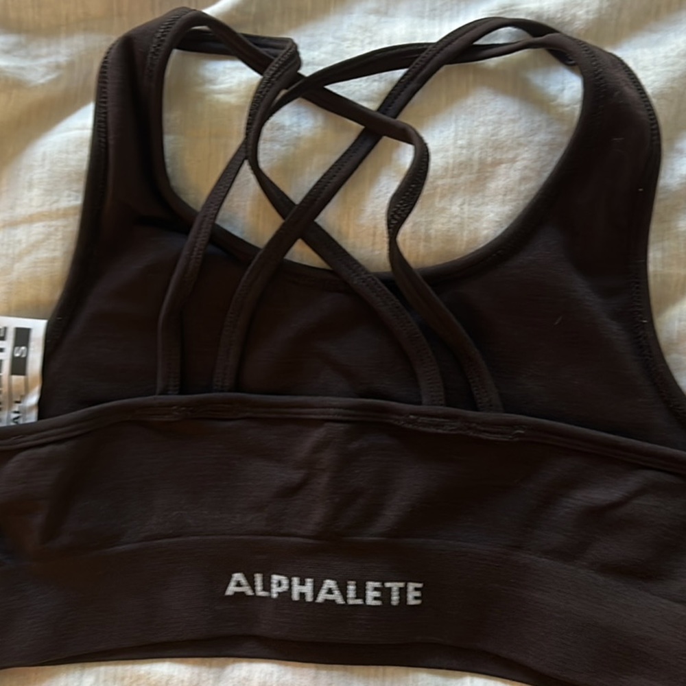 Alphalete sport bra